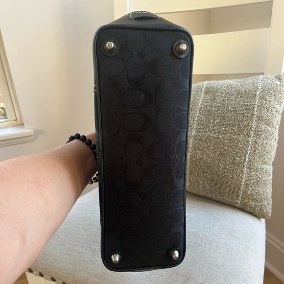 Coach Signature Buckle Carryall – Black Leather Trim – Mint Condition - Picture 4 of 11